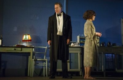 Peter-Sullivan-Helen-McCrory-in-The-Deep-Blue-Sea_Main_-Photo-by-Richard-Hubert-Smith_-549x357.jpg